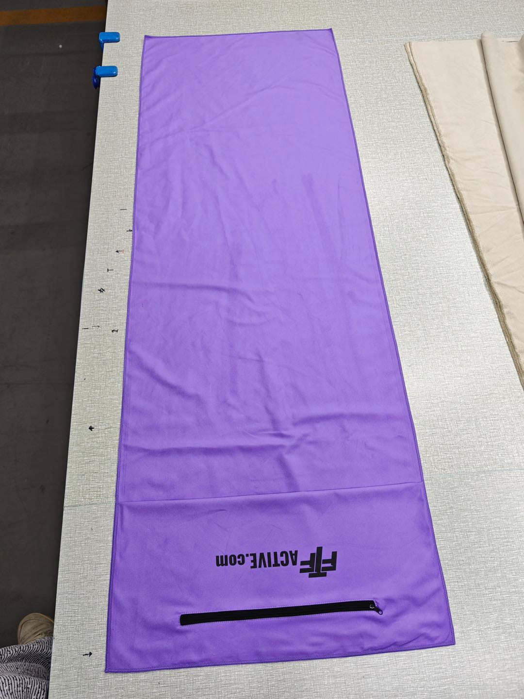 BenchLock™ Hooded Gym Towel – Extra-Large Microfibre Suede with Zipper Pocket