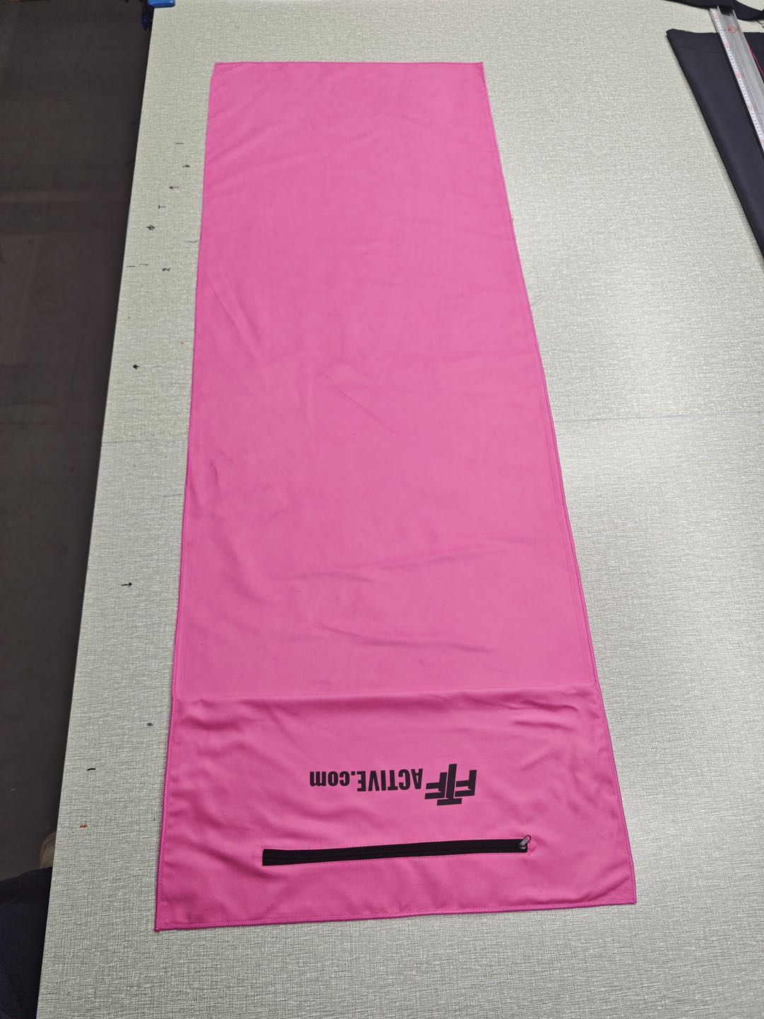 BenchLock™ Hooded Gym Towel – Extra-Large Microfibre Suede with Zipper Pocket