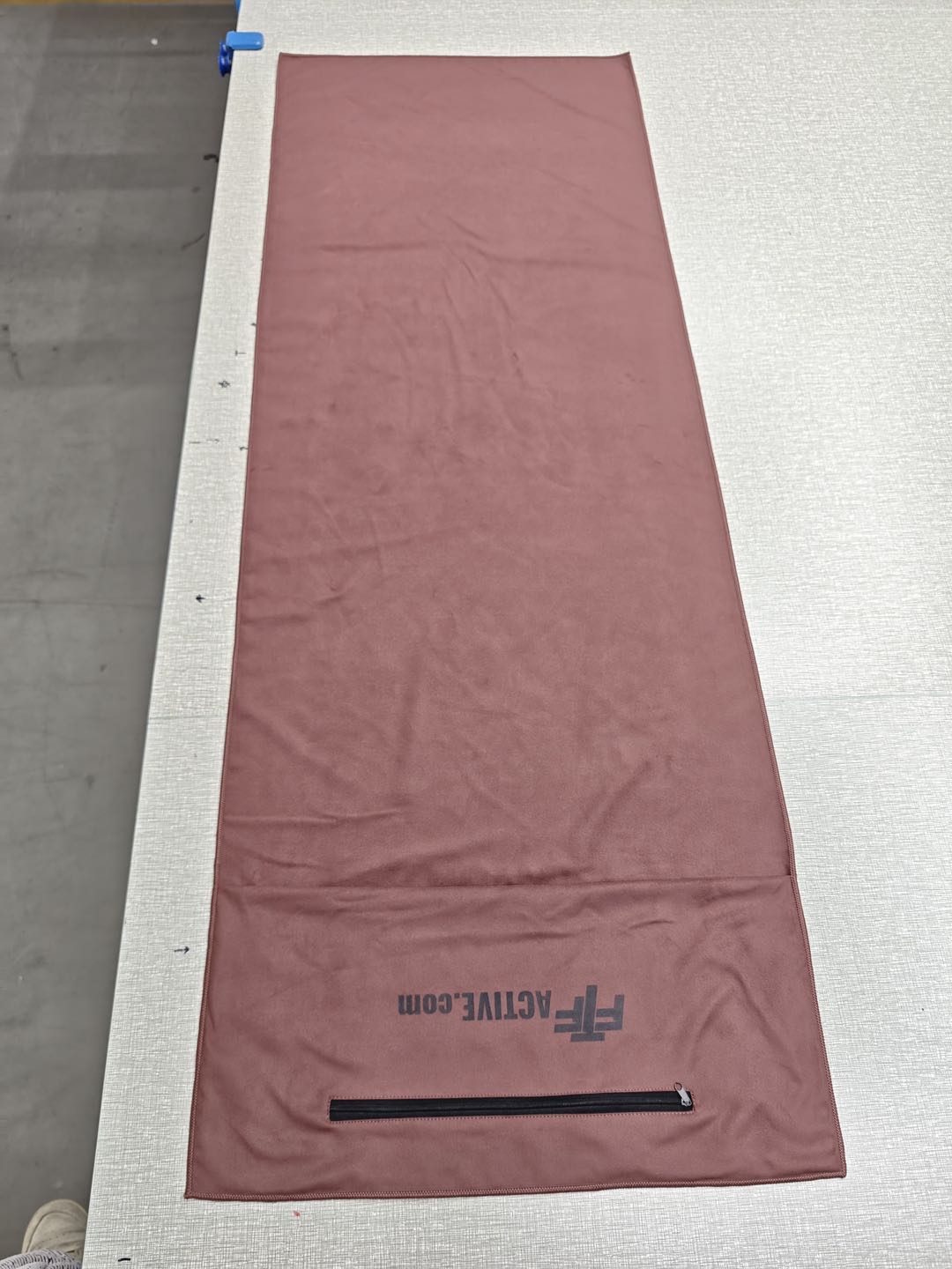 BenchLock™ Hooded Gym Towel – Extra-Large Microfibre Suede with Zipper Pocket