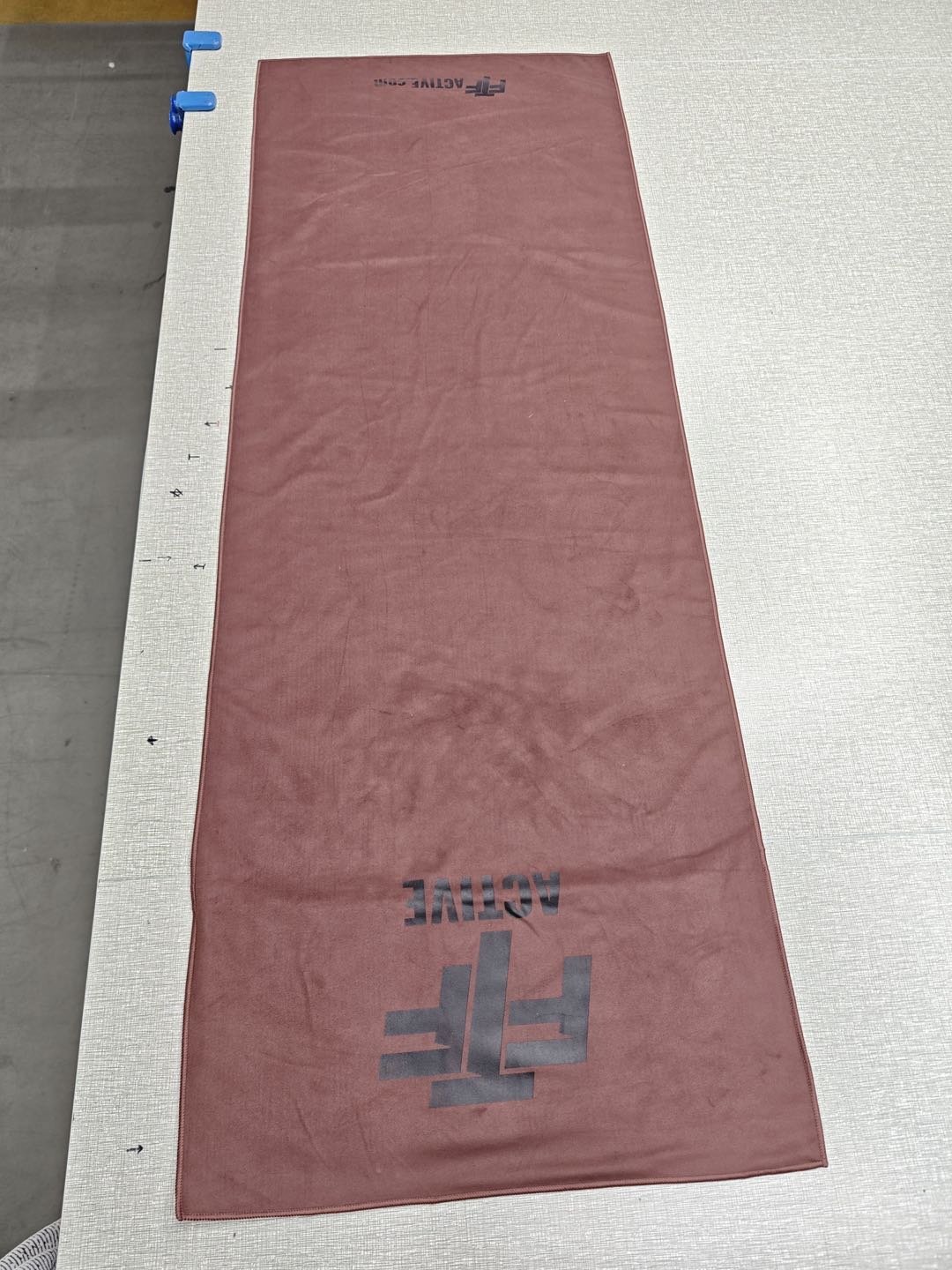 BenchLock™ Hooded Gym Towel – Extra-Large Microfibre Suede with Zipper Pocket