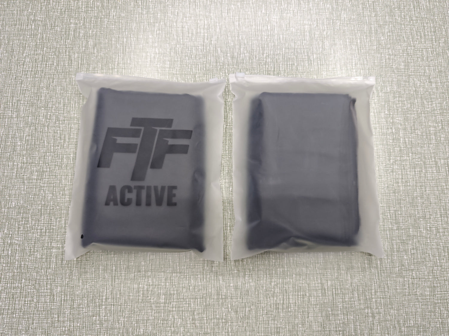 BenchLock™ Hooded Gym Towel – Extra-Large Microfibre Suede with Zipper Pocket