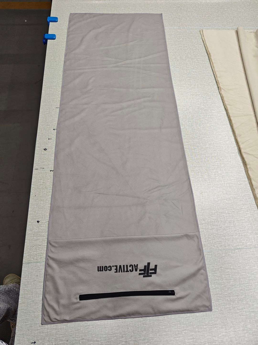 BenchLock™ Hooded Gym Towel – Extra-Large Microfibre Suede with Zipper Pocket