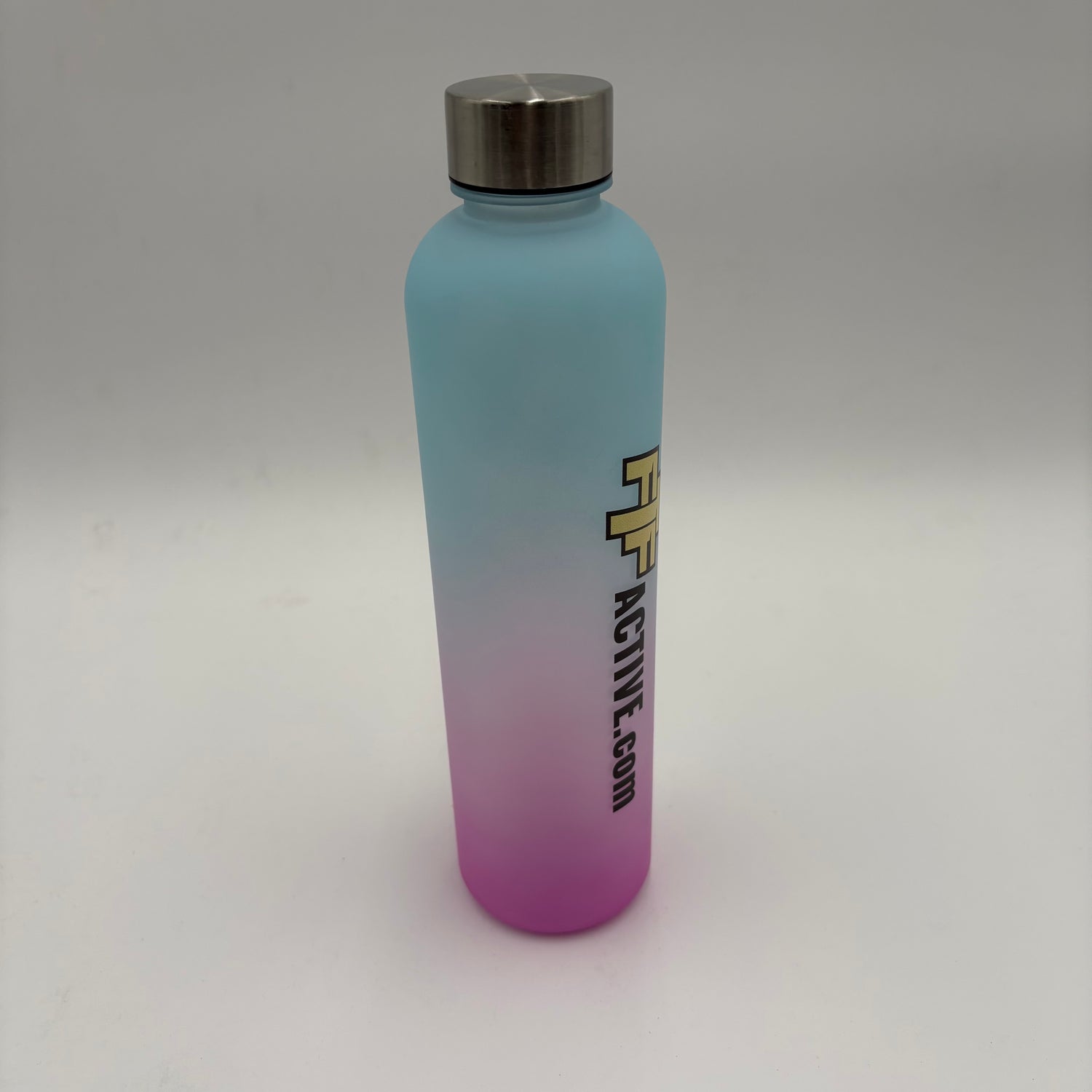 Gradient Water Bottle – 900ml Leak-Proof Stainless Style Cap Edition