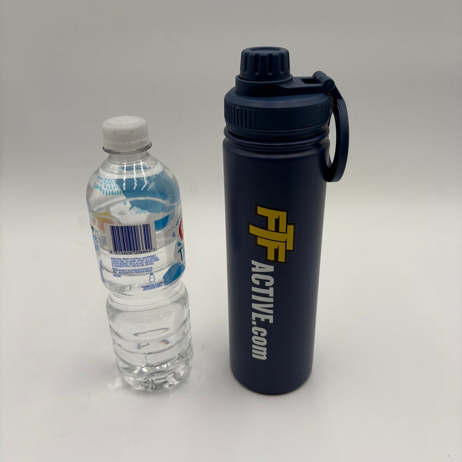 Magnetic Bottle – 700ml Stainless Steel with Phone Holder