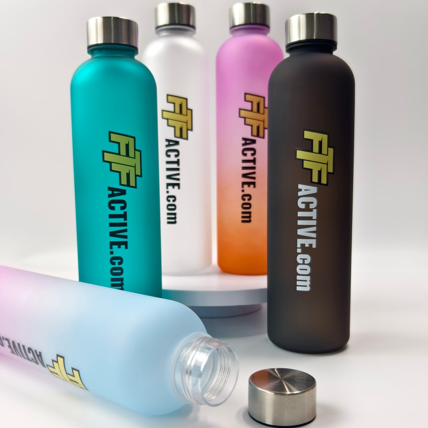 Gradient Water Bottle – 900ml Leak-Proof Stainless Style Cap Edition